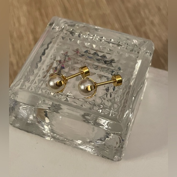 18k Plated- 16 gauge Faux Pearl Flat Back Earring Studs NWT - Picture 2 of 12
